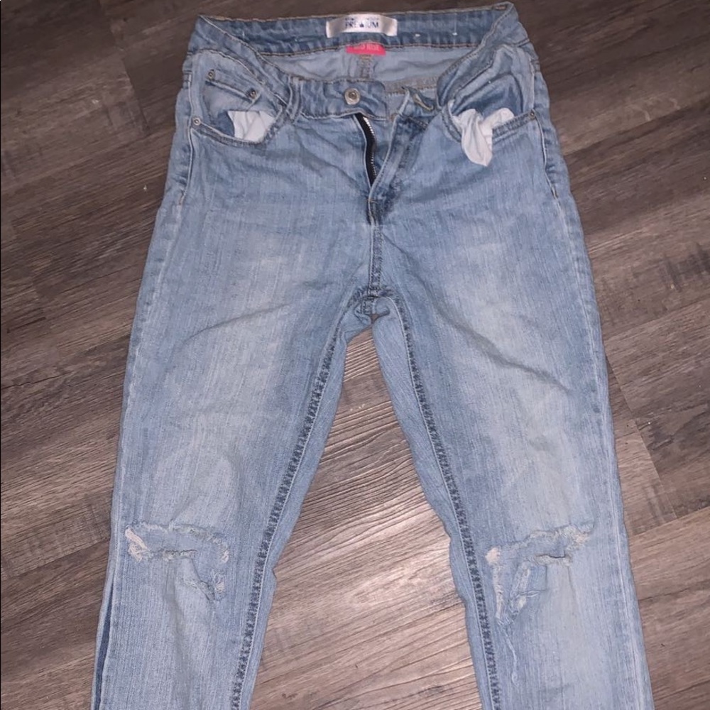 Jeans W/ Holes in Knees